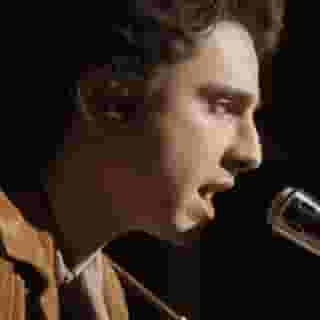 🚨 @tchalamet singing live in the Bob Dylan biopic 'A Complete Unknown.' Hit the link in bio to learn exclusive details about the film. 🎥 @searchlightpics