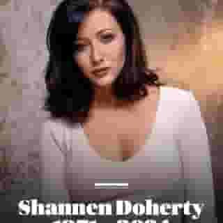 Shannen Doherty, the actress behind culture-defining projects like Beverly Hills, 90210, Charmed, and more died on Saturday after a years-long struggle with cancer. Tap the link in bio to learn more. 📷 CBS via Getty