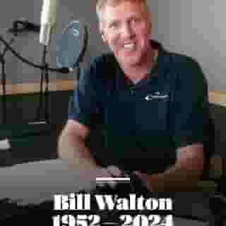 Bill Walton, the Hall of Fame NBA center, broadcaster, and public devotee of the Grateful Dead, has died at age 71. Link in bio to learn more. 📷 Getty Images/Bob Riha, Jr.