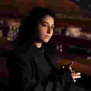 @aroojaftab just wants to have fun. The Pakistani-American musician wanted to “escape” the pressure of following up her Grammy-winning album, 'Vulture Prince.' Then she "just got real with it." Read our interview at the link in our bio. 📸 @qquyndduongg for Rolling Stone