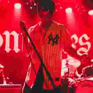 Irish post-punk band Fontaines D.C. played an electrifying sold-out, one-off show at Warsaw in Brooklyn last night. We went backstage with the band to chat about ‘Romance,’ their stylistic shifts, and more – see our best photos from the night at the link in our bio. 📷 @sachalecca and @grifflotz for Rolling Stone