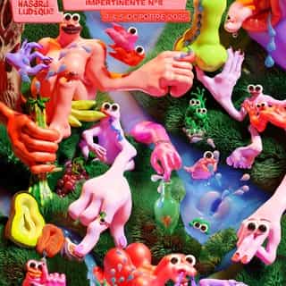 🍐 𝗠𝗔𝗥𝗖𝗛𝗘́ 𝗗𝗘 𝗟’𝗜𝗟𝗟𝗨𝗦𝗧𝗥𝗔𝗧𝗜𝗢𝗡 𝗜𝗠𝗣𝗘𝗥𝗧𝗜𝗡𝗘𝗡𝗧𝗘 - 𝗟𝗘 𝗛𝗔𝗦𝗔𝗥𝗗 𝗟𝗨𝗗𝗜𝗤𝗨𝗘 🍐

Un vent de chaud souffle sur Paris : le Marché de l’Illustration Impertinente revient les 4 & 5 octobre pour une nouvelle édition toujours plus audacieuse, où le plaisir des yeux rime cette année avec l’appétit des corps.

Ici, les images bousculent, séduisent, interrogent. On y célèbre des illustrations qui explorent le désir sous toutes ses formes, sans détour ni tabou. Dessins à croquer, fantasmes qui donnent l’eau à la bouche, ateliers bien assaisonnés et découvertes inattendues : le marché promet une immersion joyeuse et impertinente. / suggestion pour après les « : » « un festin visuel, sensoriel et subversif ! »

Tout le week-end, une trentaine d’illustrateurs·ices viendront partager leurs univers. Parmi eux : @annatebo, qui signe la superbe affiche de cette édition, @gabzmaff, @justinethevenin, @maliv, @petrouchkaka ou encore Tllila Trtout. Le tout accompagné d’ateliers pour expérimenter, discuter, apprendre et s’amuser ensemble. (on n’a pas encore validé d’ateliers donc je ne préfère pas en parler plus)

Et parce qu’on ne s’arrête pas en si bon chemin, le programme continue :
💦 Fessetivités par @lebaldesputxs – strip club édition • Samedi • 20h • 14€* en prévente
💦 Dîner “Laisser couler” par @pectinestudio x @gauzecollective • Dimanche • 19h • dès 40€* dîner compris

📅 04 & 05 octobre – Marché en accès libre
📍 @lehasardludique
🖍️ Artwork par @annatebo, qui nous en dit plus sur son travail (lien en bio)
Alors, on se décomplexe un grand coup et on régale ses yeux… mais pas que 🔥

ps : restez par ici encore un peu, des petites surprises impertinentes arrivent très vite !

#market #illustration #desir #corps #print #marchedelillu #art #drawing #lehasardludique #paris18