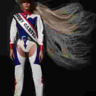 Giddy up — @beyonce's country opus #COWBOYCARTER is here. Her debut country album has arrived featuring the tone-setting singles "16 Carriages" and "Texas Hold ‘Em," plus a long list of country collaborators including @willienelsonofficial and @dollyparton. Hit the link in bio to read more. 📷 via @spotify