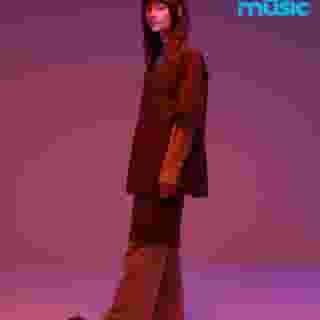 @fayewebster's 'Underdressed at the Symphony' is a strikingly sincere record, one that chronicles a painful breakup. To cope with the heartbreak, Webster frequenting the Atlanta Symphony Orchestra — alone yet surrounded by the crowd, she felt at ease.

"I found it therapeutic," Webster tells Rolling Stone. "Nobody knows me, I don’t know anybody. I don’t know what I’m listening to half the time. When I was really going through a hard time, I was like, ‘Oh, is there a show tonight?’"

Hit the link in bio to read the cover story and see all the photos.

Writer @angiemartoccio
Photographer @kendrickbrinson