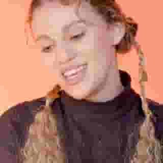 On the latest eisode of Rolling Stone's On Your Radar, Palestinian-Chilean musician @elyanna discusses sampling her grandfather, collaborating across cultures, and taking pride in her artistry. Watch the full video at the link in our bio.