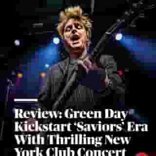 Last night in NYC, a crowd of Green Day superfans witnessed the band debut selections from 'Saviors' and revisit songs from its extensive back catalog. Read our rundown at the link in our bio. 📷 @sachalecca for Rolling Stone