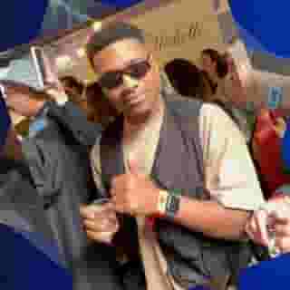 #ad @andrewzspencer hung up and hung out @govballnyc, trading his phone for a glass of @chateaustemichelle 🍷 Click the link in our bio to read about his unforgettable experience with #chateaustemichelle