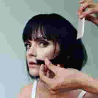 In a conversation with Rolling Stone's @angiemartoccio, Christina Ricci reflects on being a Nineties "dickhead," starring on TV's hottest shows, and somehow finding happiness in Hollywood (the legend also described herself as "unpleasant," "prickly," "immature," "unfriendly," "a contrarian," "a killjoy" and "a party pooper") Hit the link in bio to read the interview from the deceptively good hang.

📸 @maxfarago for Rolling Stone
Makeup @allanface
Hair @markhamptonhair