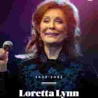Loretta Lynn, the beloved singer and songwriter whose massively influential career broke down barriers for women in country music, has died at 90. Hit the link in bio to read more. 📸 Erika Goldring/WireImage
