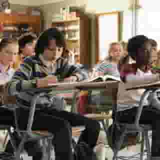 On this day in 1997, Netflix launched. In honor of the once-dominant streaming service, tap the link in bio to revisit our 20 best ranked Netflix shows of all time. Drop your favorite below ⬇️⁠
📸 ©Netflix / Courtesy Everett Collection