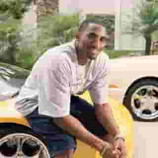 Remembering Kobe Bryant, who would have turned 44 today. Back in 1998, we talked to the then-nineteen-year-old about all the hype surrounding his game, being heralded as "Teenager of the Year," and more. Hit the link in bio to read. 📸 Gregory Bojorquez/Getty