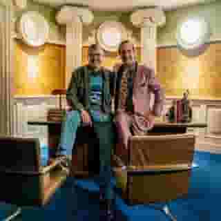 And that's a wrap on #BetterCallSaul. What did you guys think of the show's finale? Cure that post-finale depression by hitting the link in bio to read our interview with one of the show's co-creators about Jimmy’s twist of fate, Walt's last scene, what he would change, and more. 📸 via @bettercallsaulamc