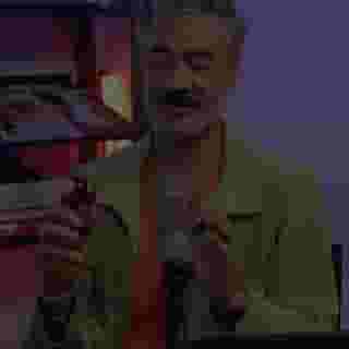 @taikawaititi forgot about the 'Star Wars' prequels @natalieportman was in 😅 Our interview with the @thorofficial director is full of gems...link in bio to watch 📸 Everett Collection & Kevin Winter/Getty