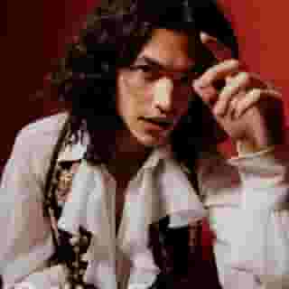 @conangray is pop's oversharing next big thing. He talked to us about his excellent new album #Superache, getting the hell off the internet, his bestie Olivia Rodrigo, and a ton more. Hit the link in bio to read the interview and see the photos.

📸 @djdumpling for Rolling Stone 
Photo editor @grifflotz
Styling @katieqian 
Grooming melissa.dezarate