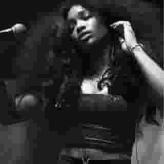 New @sza tracks 🚨SZA is marking the fifth anniversary of 'Ctrl' by dropping a deluxe edition of her impressive 2017 debut studio album. The set includes seven new songs. Hit the link in our bio to hear and learn more. 📸 via @sza