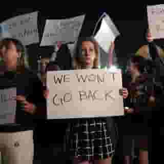 Roe v. Wade is on life support. How the fuck did we get here? The short answer is that Republicans played dirty and won and Democrats played pure and lost. The full story, however, is longer, stranger, and even uglier. Hit the link in bio to read more.

📸 photodietsch/Getty