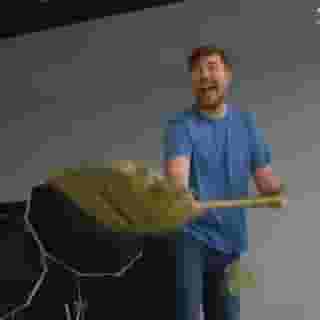 Check out a behind-the-scenes look at our cover shoot with @mrbeast for our Creators Issue 💸 Hit the link in bio to read the full story