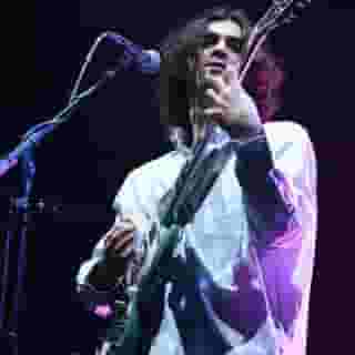 Before @alexander23 opened up for @johnmayer at Madison Square Garden, he learned guitar by playing Mayer's songs like "Neon": "He's the reason I started writing songs of my own." Hit the link in bio to read what Alexander 23 had to say about working on his new single "Hate Me If It Helps" with @oliviarodrigo and his upcoming album with @dan_nigro. 

📸 @garyandrewgershoff/Getty