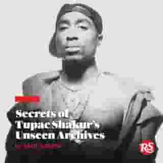 There's a new exhibit that showcases a stunning, immersive display of handwritten poems, song lyrics, rare photographs, and more from the late Tupac Shakur. Hit the link in bio to see some of the pieces.

📸 @jefferynewbury/Amaru Entertainment Inc.