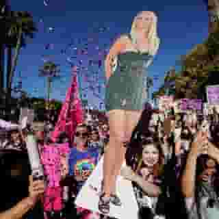 The #FreeBritney movement helped Britney Spears escape her conservatorship. Now they want justice. ⁠
⁠
Tap the link in our bio to read more. ⁠
⁠
Photo: Chris Pizzello/AP