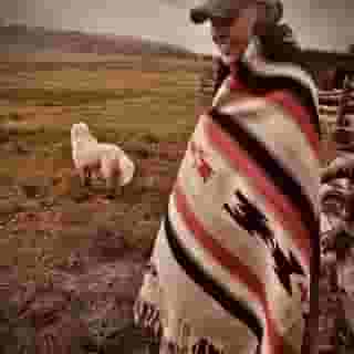 Neil Young isn't slowing down anytime soon. In a wide-ranging new interview, he talks about his new album with Crazy Horse; his plans for the 50th anniversary of 'Harvest'; his friend Joni Mitchell's Kennedy Center honors; and much more. Tap the link in our bio to read the full Q&A. 

Photo: @dhlovelife