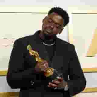 Daniel Kaluuya wins Best Supporting Actor for his role in 'Judas and the Black Messiah.'⁠
⁠
Tap the link in bio to see all of the winners from tonight's #Oscars.⁠
⁠
Photograph by Chris Pizzello/@apnews