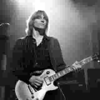 Snow White is most famous for his five-decade history with Pink Floyd and Roger Waters, but he was also a member of Thin Lizzy in the early 1980s and he’s played with everyone from Peter Green to Mick Taylor. He also scored a hit on his own in 1983 with “Bird of Paradise.” Click the link in our bio as the guitarist looks back on a five-decade career in an exclusive interview. Photograph by Brian Rasic/Getty Images