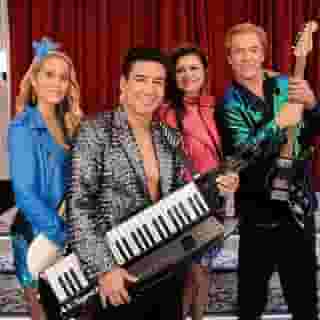 Alan Sepinwall examines how new 'Saved By the Bell' and 'Fresh Prince of Bel-Air' revivals revisit — and reconsider — the good old days. Tap the link in our bio to read the review.  Photographs by Trae Patton/Peacock & HBO Max