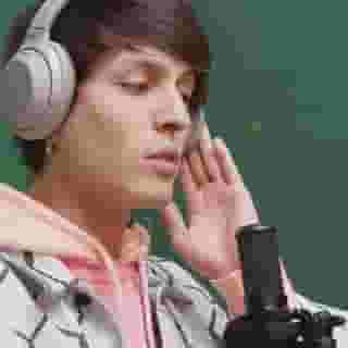 Latin-American group CNCO reveal how they got creative with Sony’s innovative 360 Reality Audio Technology for their immersive new “Beso” music video. “We were not in the same room at the same time,” says Christopher Vélez. “We had to shoot each one of us individually.” Read how at the link in our bio.