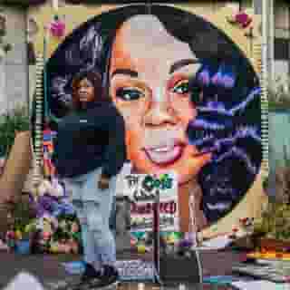 On Wednesday, September 23rd, over six months after three police officers killed Breonna Taylor in her own apartment, the Kentucky Attorney General announced that just one ex-cop involved would face charges — and the charges aren’t for killing her. Read more at the link in our bio. Photograph by Brandon Bell/Getty Images