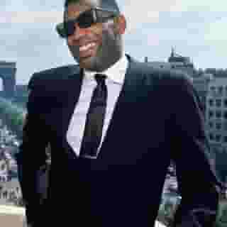 Today would have been Ray Charles' 90th birthday. In honor of one of the most unique voices in popular music, click the link in our bio to read why he is one the greatest singers of all time. Photograph by Sipa/@apnews