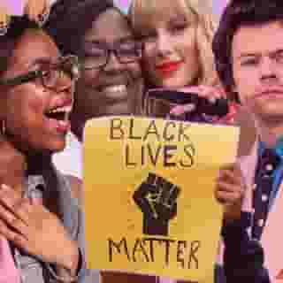 Black pop fans have fought to be seen for decades — by the artists they love, and by the rest of their fan community. Now, in looking for visibility and change, they’ve found each other. Click the link in our bio to learn why the bare minimum is no longer enough.