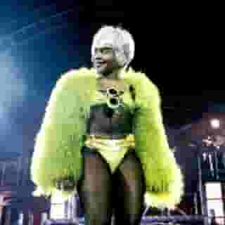 Happy birthday, Lil Kim! In honor of the Brooklyn MC, revisit our 1998 feature at the link in our bio. Photograph by Kevin Mazur/WireImage/Getty Images