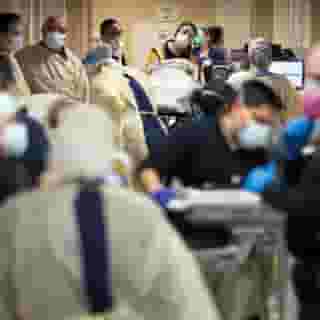 "It was sort of like being thrown into the deep end because no one knew how to take care of COVID patients. I’m a doctor. I have years of training. I’ve been through this before, but this disease was very new." Dr. Chiti Parikh, co-director of Integrative Health at Weill Cornell Medicine, shares her story of being on the front lines of the pandemic, and why she never thought this would happen in America. Click the link in our bio to read about her experience with COVID-19.