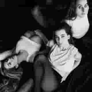 First they got through a health scare in their inner circle. Then came a global shutdown. But the Haim sisters are keeping it cool as they roll out their most ambitious album yet. “When we got our first record, I was 21 or 22, and now I’m 28,” Alana says. “And with growth and age you get more confidence. I feel like a completely different person than when we first started this band, and I feel like this record does that justice.” Click the link in our bio to read about the band's road to 'Women in Music Pt. III.' Photographs by @yanayatsuk