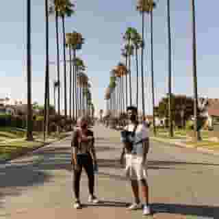 Alexis Hunley photographed essential workers, friends and family in Los Angeles affected by the pandemic and reacting to the George Floyd protests. “It is a quick glimpse into the lives of the ones I love most as we all do our best in those in-between moments full of rest, recovery, grief, and joy,” she says of the photo essay. Click the link in our bio to see more. Photographs by @byalexishunley