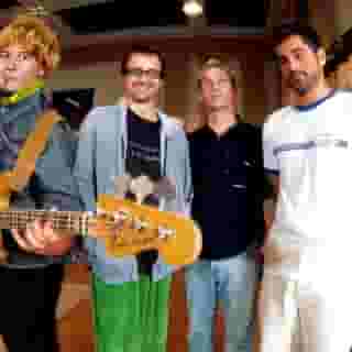During the past two decades, Wheatus' “Teenage Dirtbag” has grown into an enduring cult classic. So why has the band spent the past year re-creating it note-for-note? Tap the link in our bio to learn more about "Teenage Dirtbag" 2.0. Photograph by Martyn Goodacre/Getty Images
