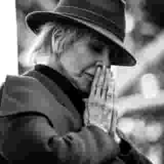 Jane Fonda has been an activist for five decades, and even at 82, the actress is still willing to put her body on the line for the sake of the planet. “I’m more scared because, on a granular level, things are starting to unravel,” she says. Tap the link in our bio to read more about the two-time Oscar winner’s Fire Drill Fridays. Photograph by @yanayatsuk