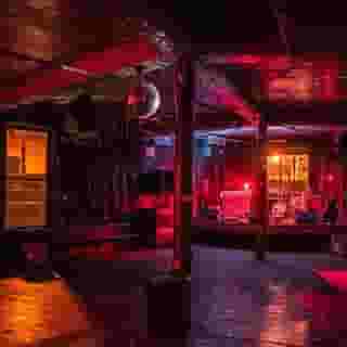 As the COVID-19 outbreak threatens live music everywhere, crew members, venue workers, and many other employees are struggling to pay their bills. Click the link in our bio to read how the coronavirus is destroying the livelihood of music’s behind-the-scenes workforce. Photograph by @sachalecca