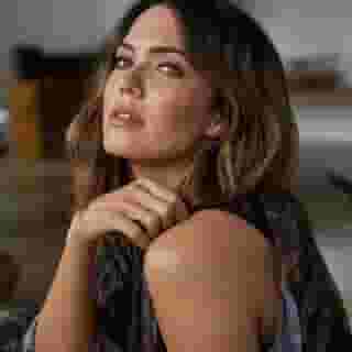 Mandy Moore is more famous these days as an Emmy- and Golden Globe-nominated actress but she’s never stopped thinking about the music that came first. “Anybody would look back on their high school years like, ‘Why did I choose to wear that outfit?'” Moore says. “But in my case, it wasn’t just the clothes I was wearing — it was the music I was recording.” Click the link in our bio to read about the singer-actor’s new album ‘Silver Landings.’ Photograph by Carter Smith