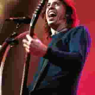 Happy birthday David Grohl! The Foo Fighters frontman has drummed, played guitar and sang with everyone from Puff Daddy to Paul McCartney. Click the link in our bio for 21 of our favorite Grohl cameos. Photograph by Shutterstock