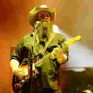 Taking care of service members is “one of the most important issues that we face today in the United States,” says Chris Stapleton. Click the link in our bio to read how the singer is trying to change the narrative for U.S. veterans. Photograph by Larry Marano/Shutterstock