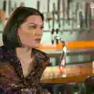  In the final episode of "Burgers & Beats," pop star @JessieJ and @FathersOfficeOfficial owner @chefsangyoon share what they love about L.A. and make a custom @LightlifeFoods Plant-Based Burger inspired by Jessie’s East London childhood. See the full video at the link in our bio.  #LightlifeXRollingStone #Ad