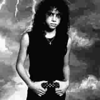 Happy birthday Kirk Hammett! In honor of the Metallica guitarist, revisit our Musicians on Musicians feature where he talks to St. Vincent about riffs, turning rage into music and more. Click the link in our bio to read the entire interview. Photograph by Fin Costello/Getty Images