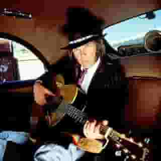 Happy birthday Neil Young! Even with over 30 albums, there are a ton of tracks that have fallen by the wayside over the years. Click the link in our bio for 20 lesser-known gems from the singer's catalog. Photograph by Aaron Rapoport/Getty Images