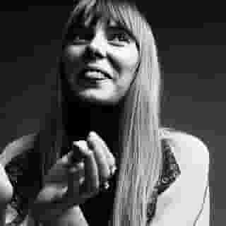 Happy birthday Joni Mitchell! From wistful acoustic folk to complex jazz pop and beyond — tap the link in our bio for our ranking of the genius singer-songwriter’s albums. Photograph by Jack Robinson/Getty Images