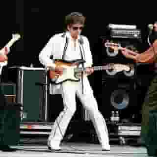 Everyone from Adele to Billy Joel has covered Bob Dylan's 1997 deep cut "Make You Feel My Love." What’s made it so ubiquitous? Tap the link in our bio to read more about how the song became a modern standard. Photograph by Laurent Ais/EPA/Shutterstock