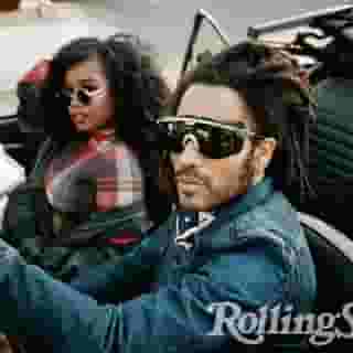 Rising R&B singer-guitarist H.E.R. bonds with her hero Lenny Kravitz about having musical parents, Miles Davis, and the importance of not listening to others. "In anything, there’s always going to be pressure to conform, because that looks like it’s going to be easier," H.E.R. tells Kravitz. Click the link in our bio to read their Musicians on Musicians conversation. Photograph by @magdawosinskastudio
