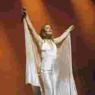 Three years after Maggie Rogers left Pharrell speechless, she returns to the site of her NYU graduation as a superstar. She’s just not sure if she’s ready to talk about it yet. “I don’t want to stress too much,” she says. “It is a special moment." Tap the link in our bio to read the full story. Photographs by @mariawurtz