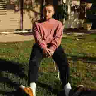 Mac Miller died a year ago today. The Pittsburgh rapper’s catalog varied, constantly improving and consistently rewarding. From “Kool Aid & Frozen Pizza” to “Ladders,” click the link in our bio for 10 of his essential songs. Photograph by @coolwaves